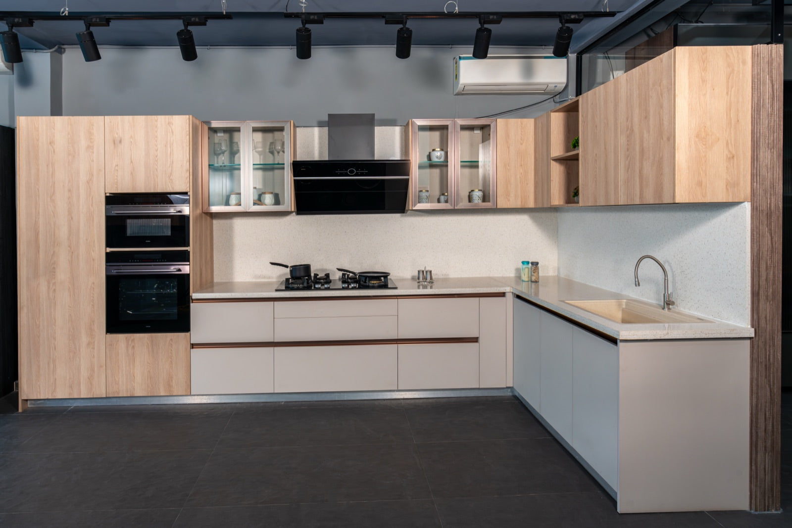 L-shaped kitchen · handleless line