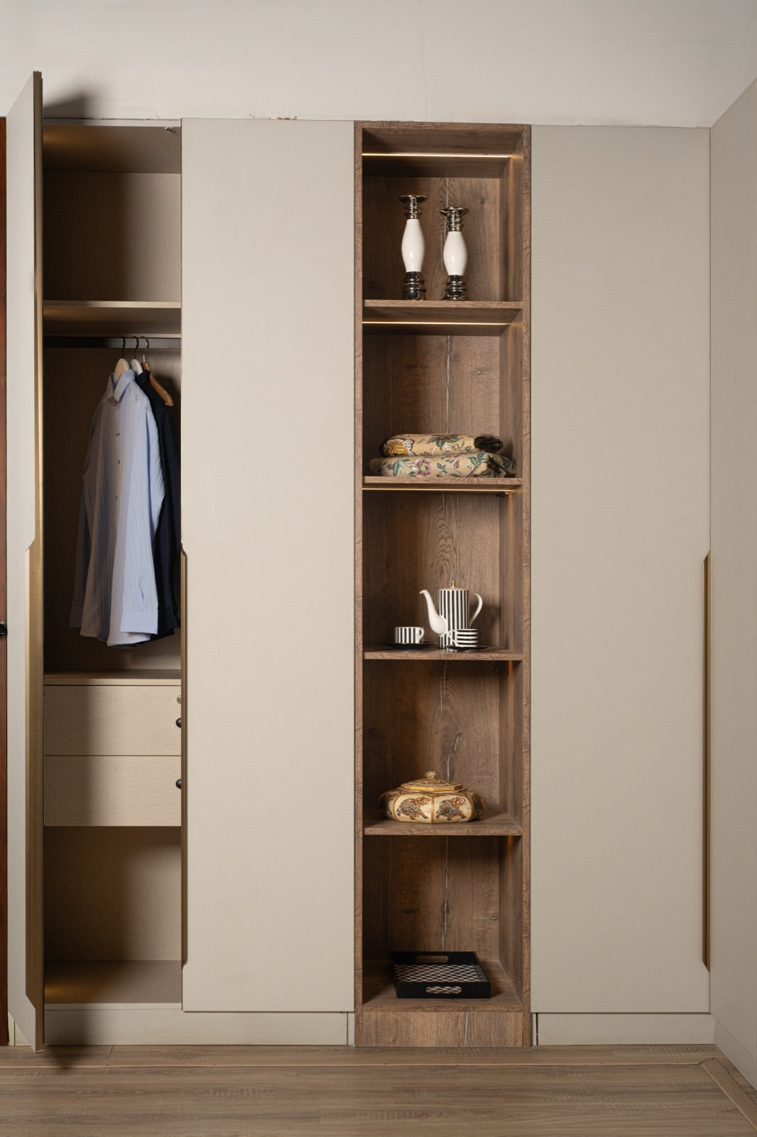 Open shelving + drawers