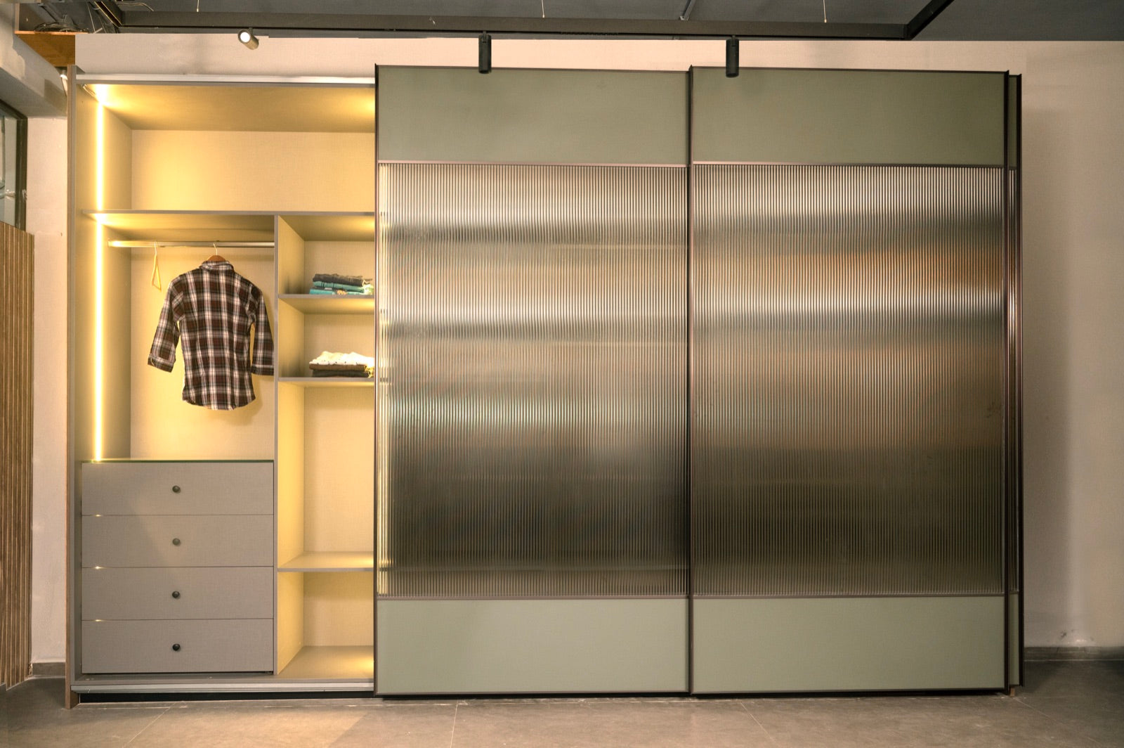 Metallic sliding doors