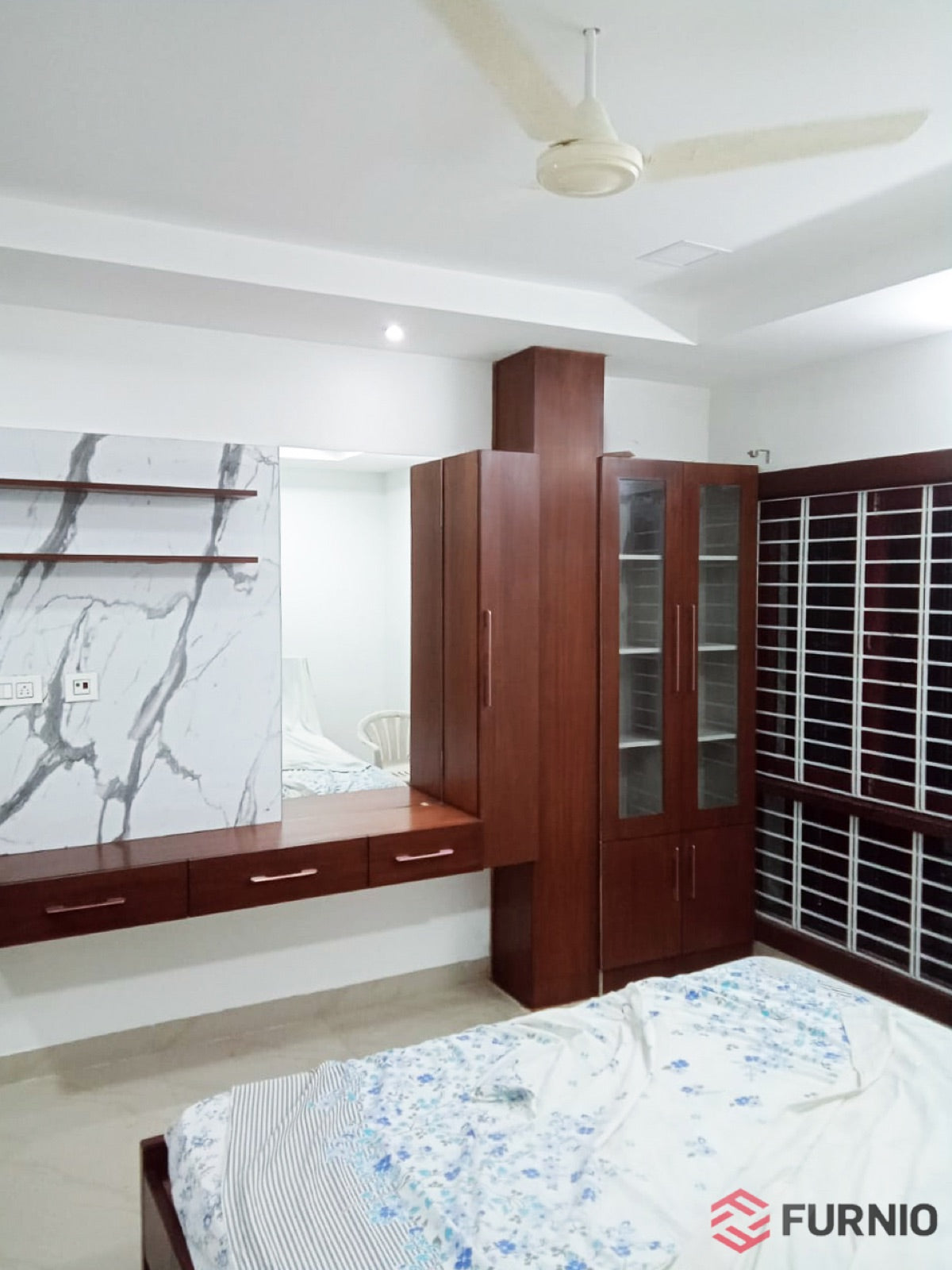 Wood veneer sliding · mirror door